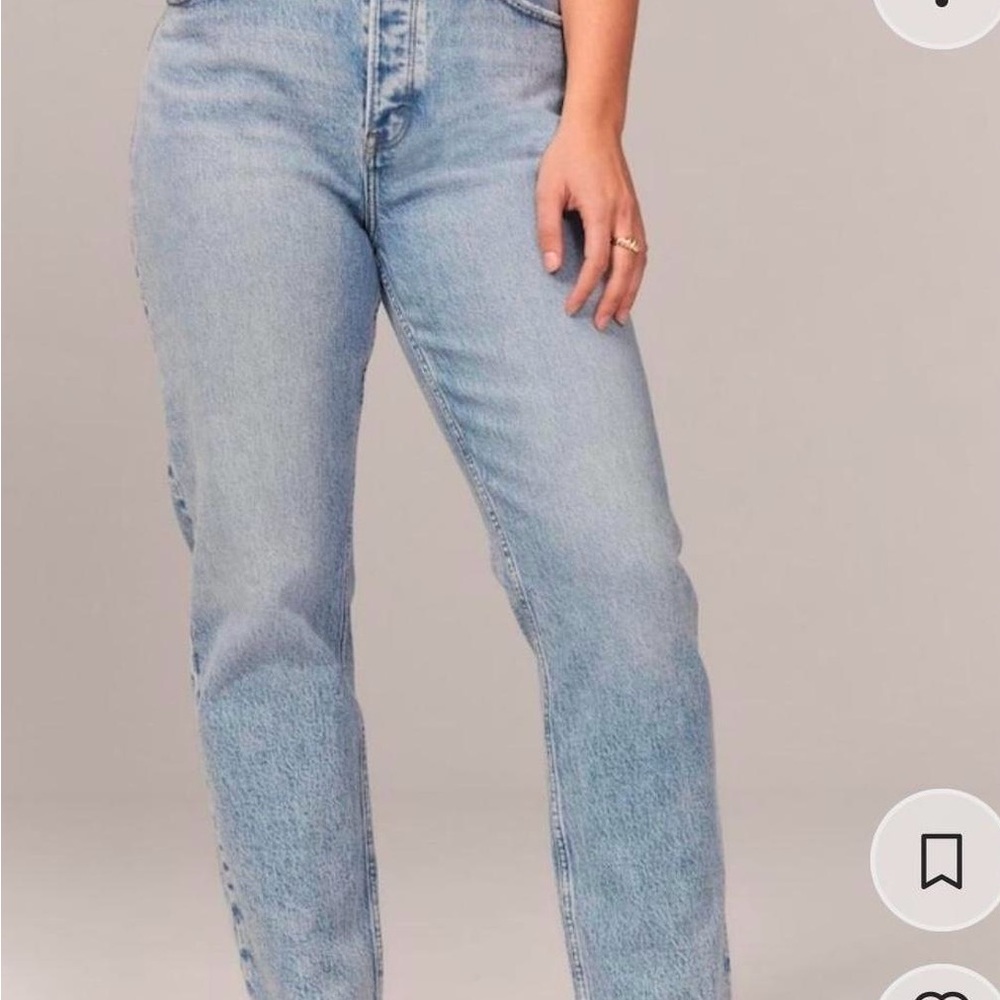 Abercrombie & Fitch Light Blue Curve Love High Rise Dad Jeans. 35R. EUC!